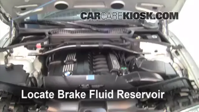 2008 BMW X3 3.0si 3.0L 6 Cyl. Liquide de frein Contrôler le niveau de liquide de frein